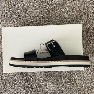 Etienne Aigner Apollo sandal sz 10 like new black leather and buckles